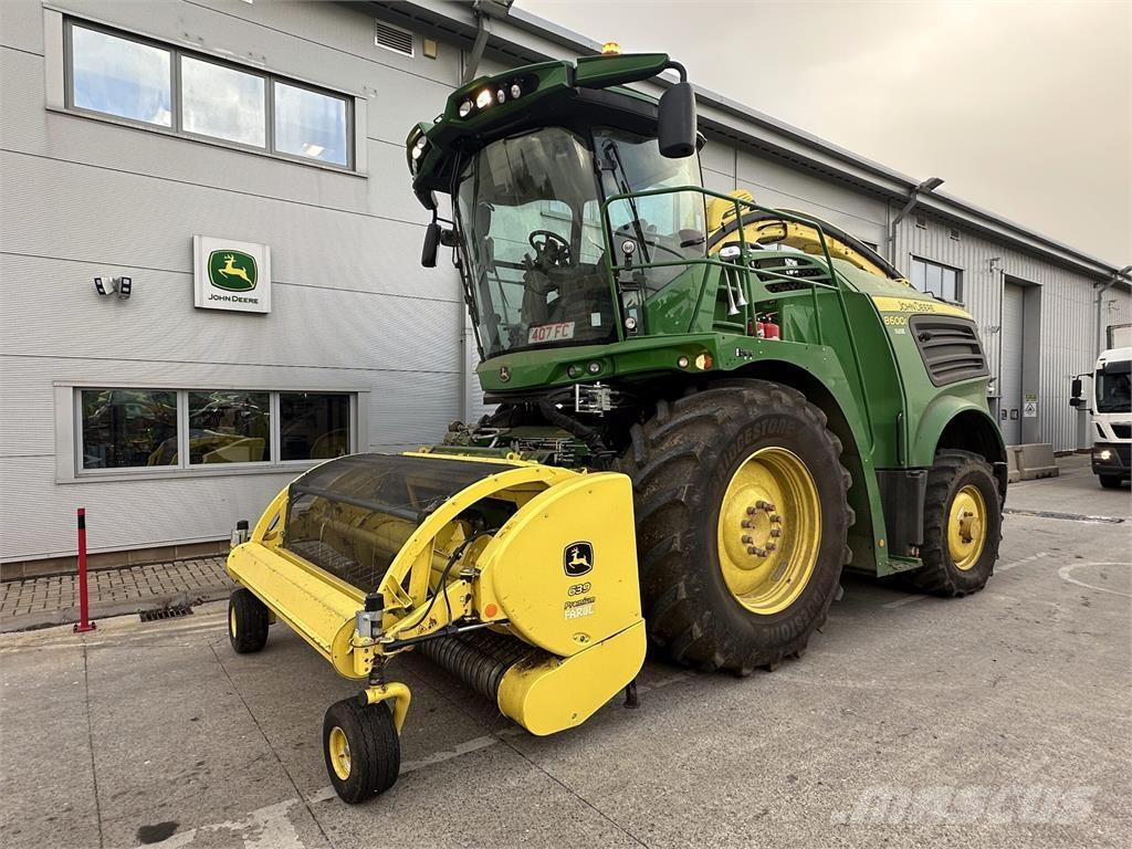 John Deere 8600i 自走式飼料採集機