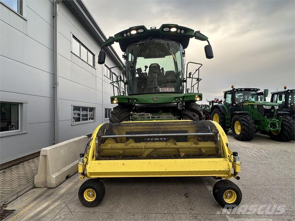 John Deere 8600i 自走式飼料採集機