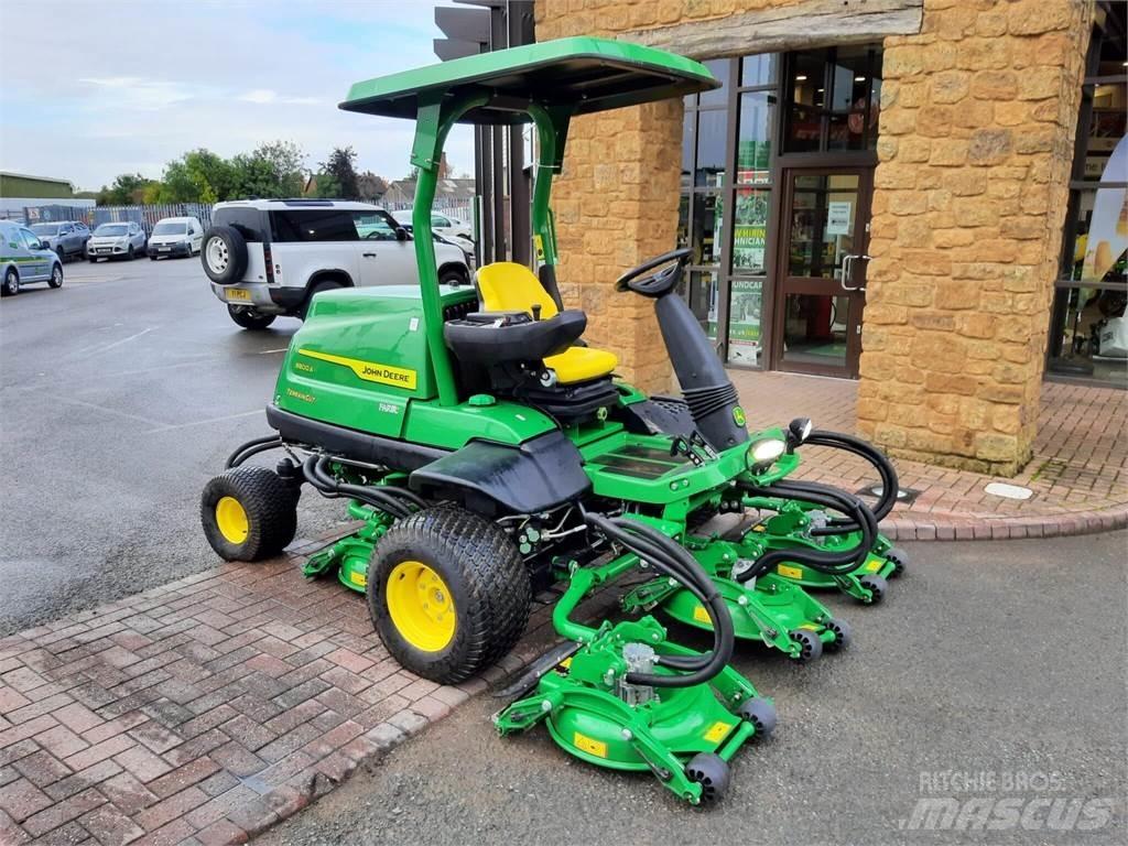 John Deere 8800A 手扶式割草機