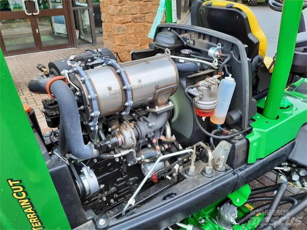 John Deere 8800A 手扶式割草機