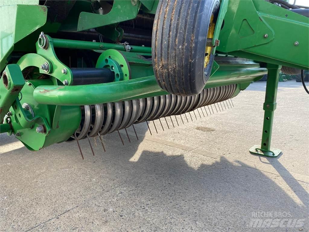 John Deere 960 方形打捆機