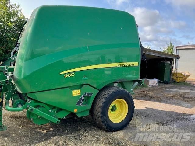 John Deere 960 方形打捆機