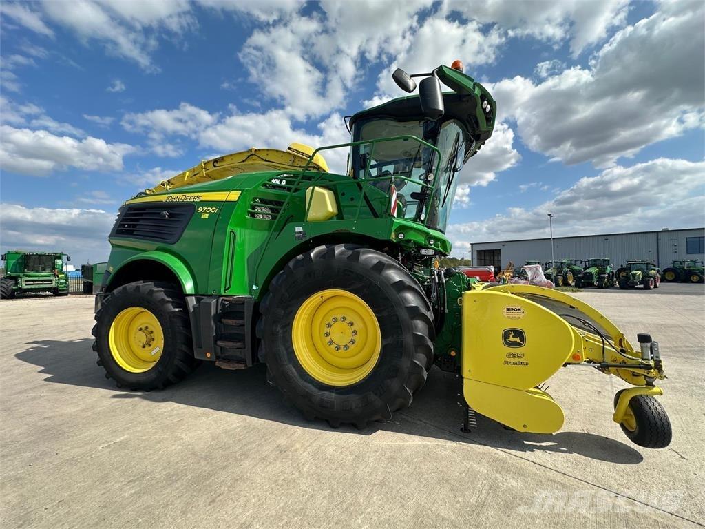 John Deere 9700i 自走式飼料採集機