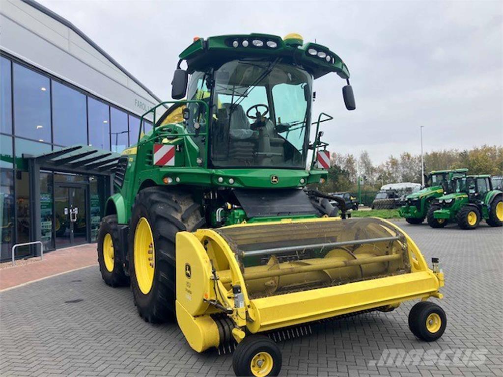 John Deere 9700i 自走式飼料採集機