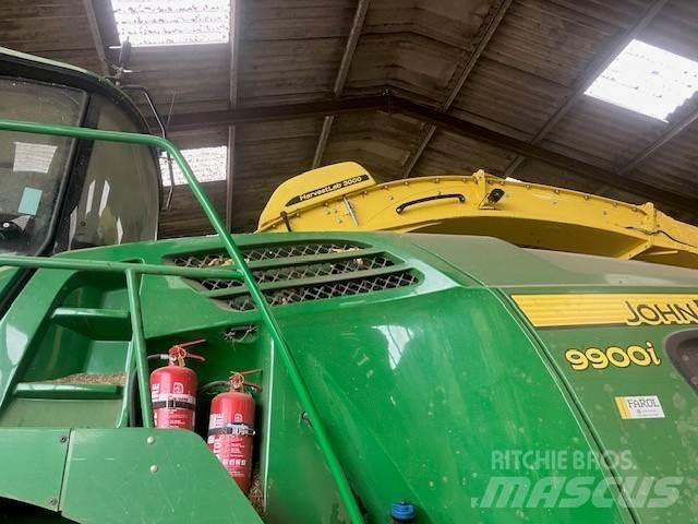John Deere 9900 自走式飼料採集機