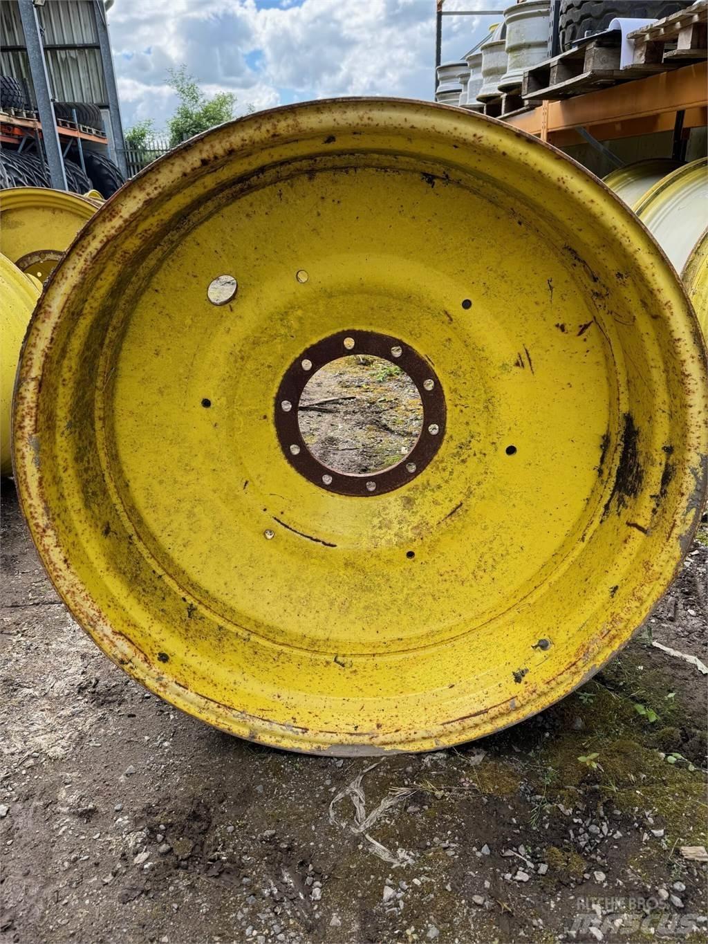 John Deere Example 輪胎、車輪和輪圈
