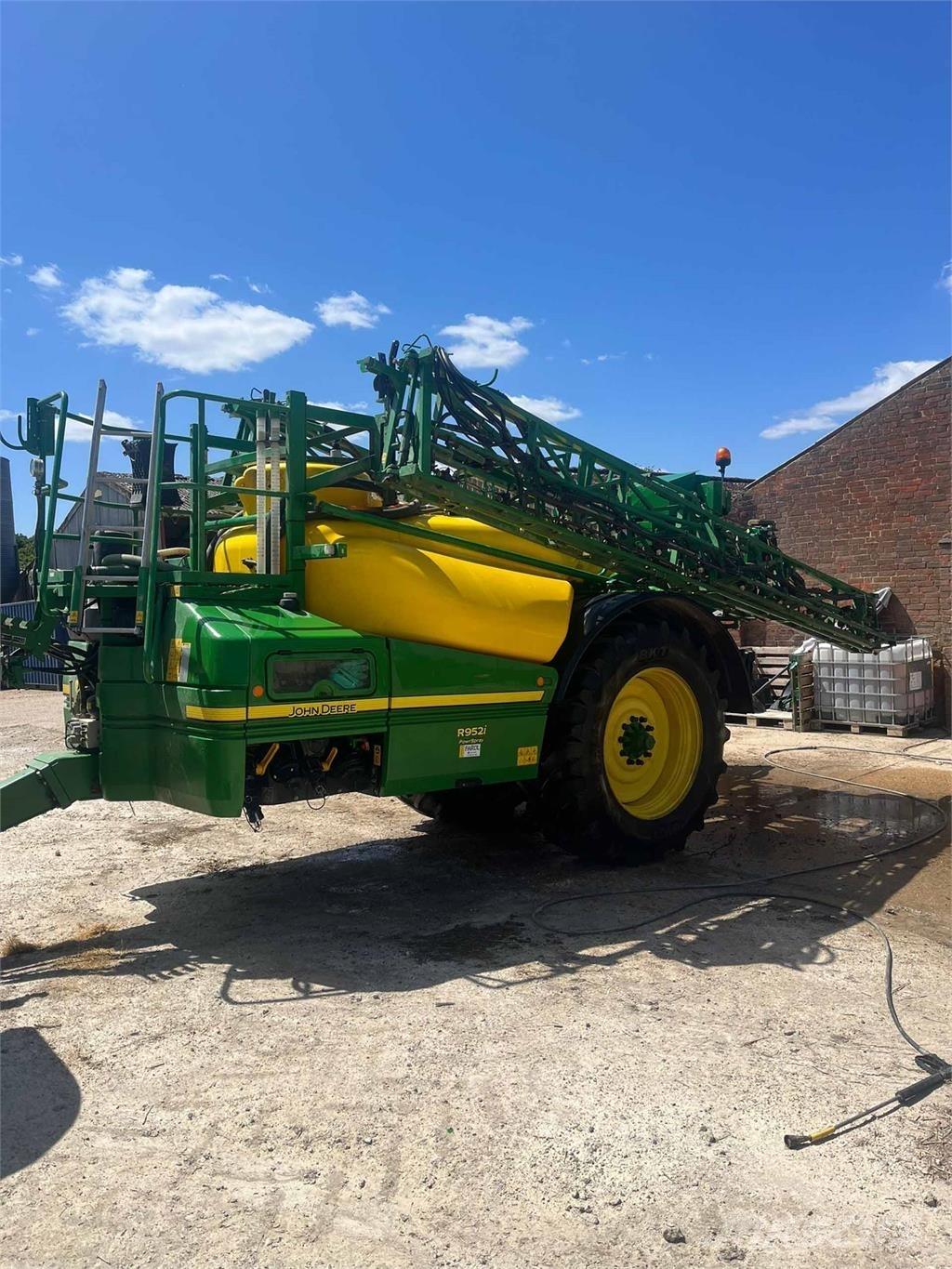 John Deere R952i 自走式噴霧機