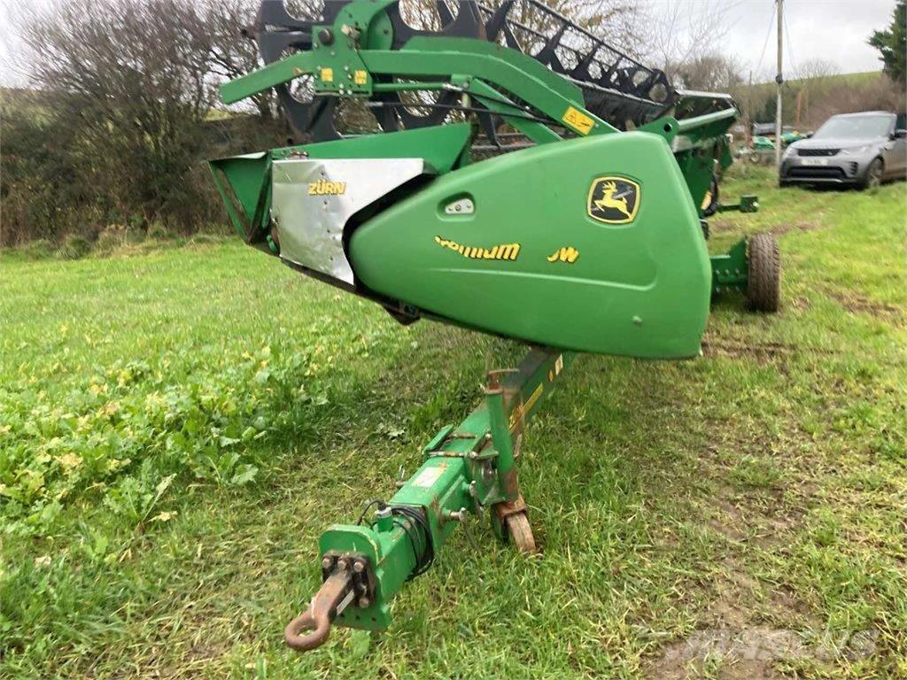 John Deere S690i HM 聯合收穫機