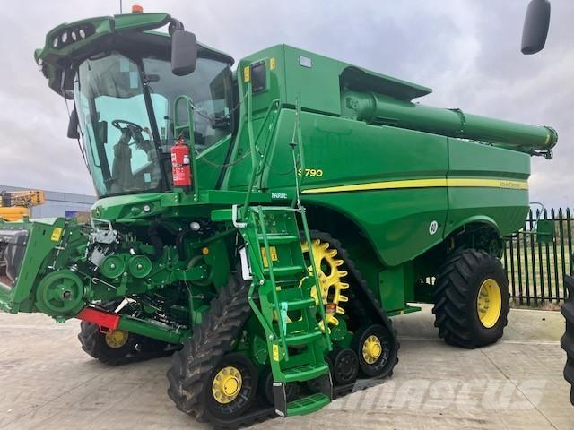 John Deere S790 聯合收穫機