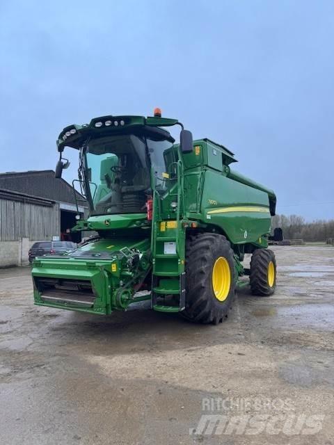 John Deere T670 聯合收穫機