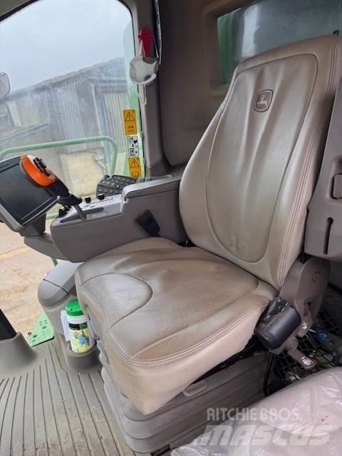 John Deere T670 聯合收穫機