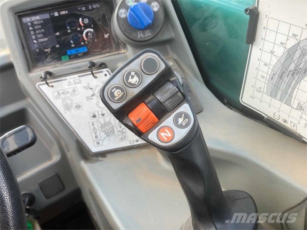 Kramer KT407 農業用伸縮臂裝載機