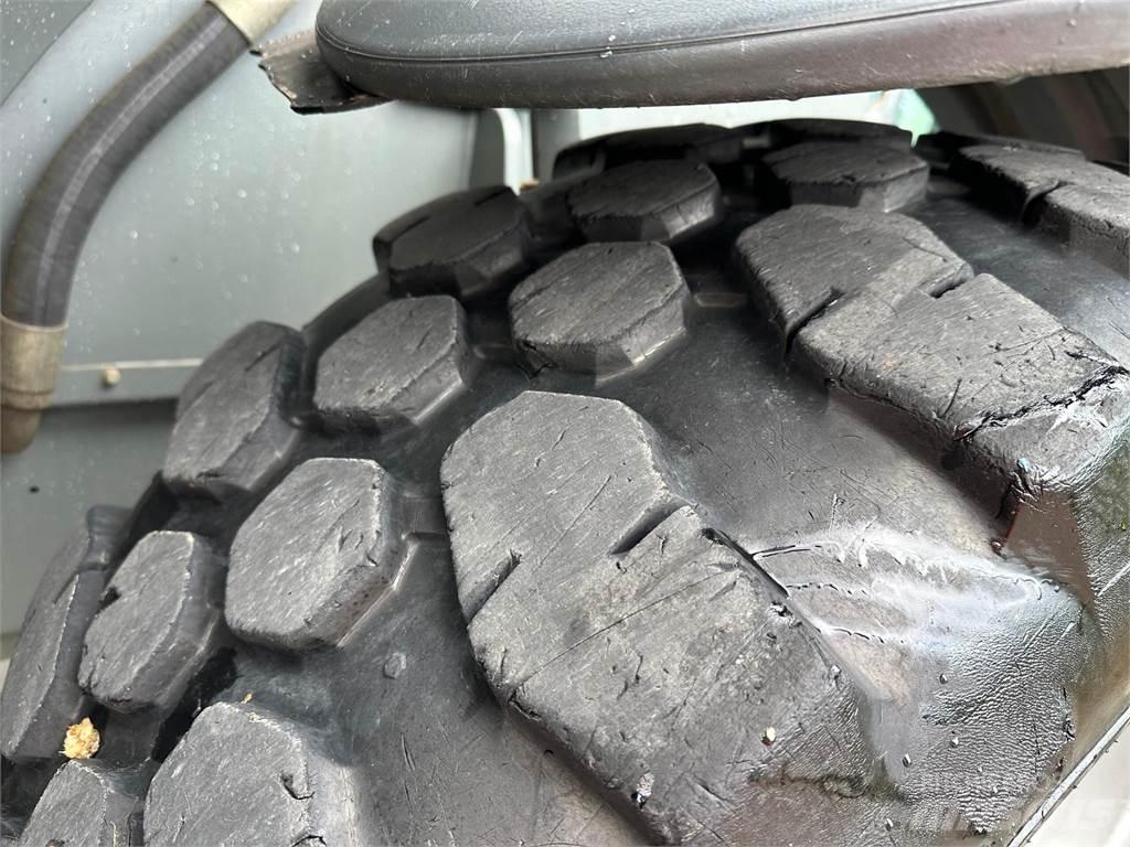 Kramer KT447 農業用伸縮臂裝載機