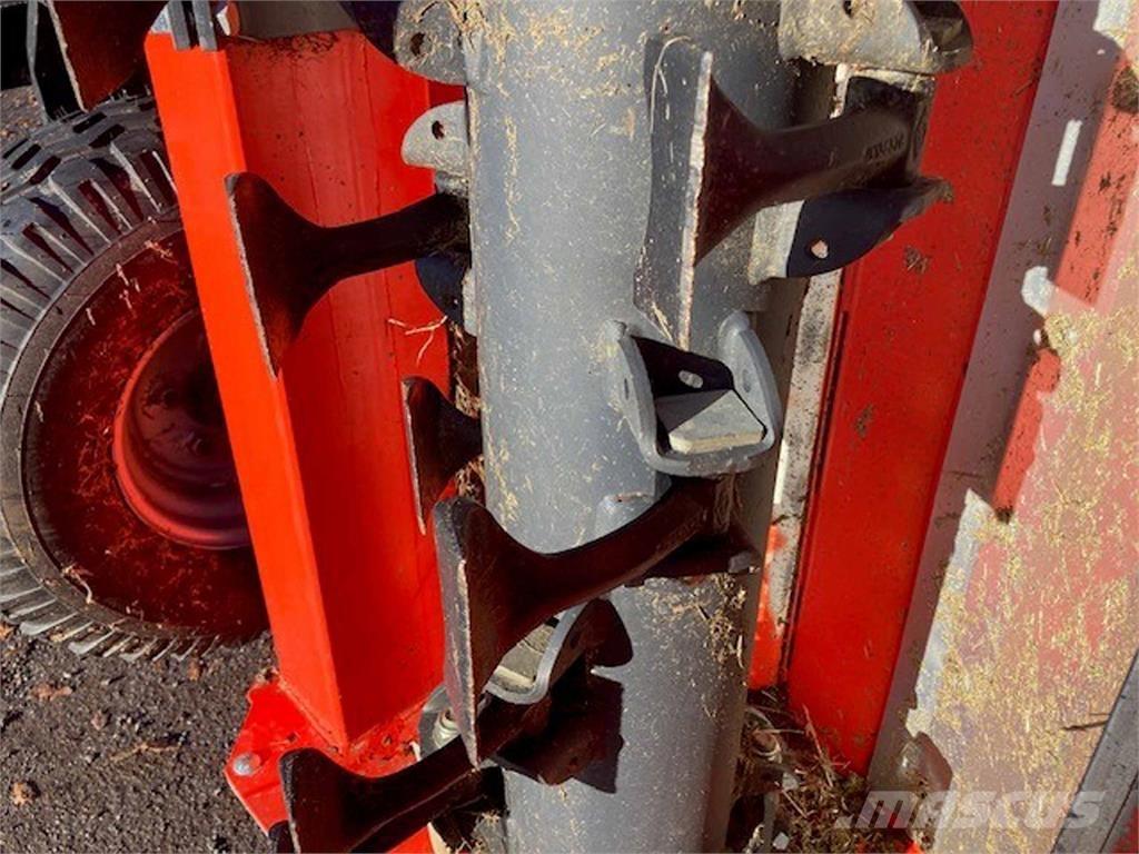 Kuhn RM610R 莖葉去葉機