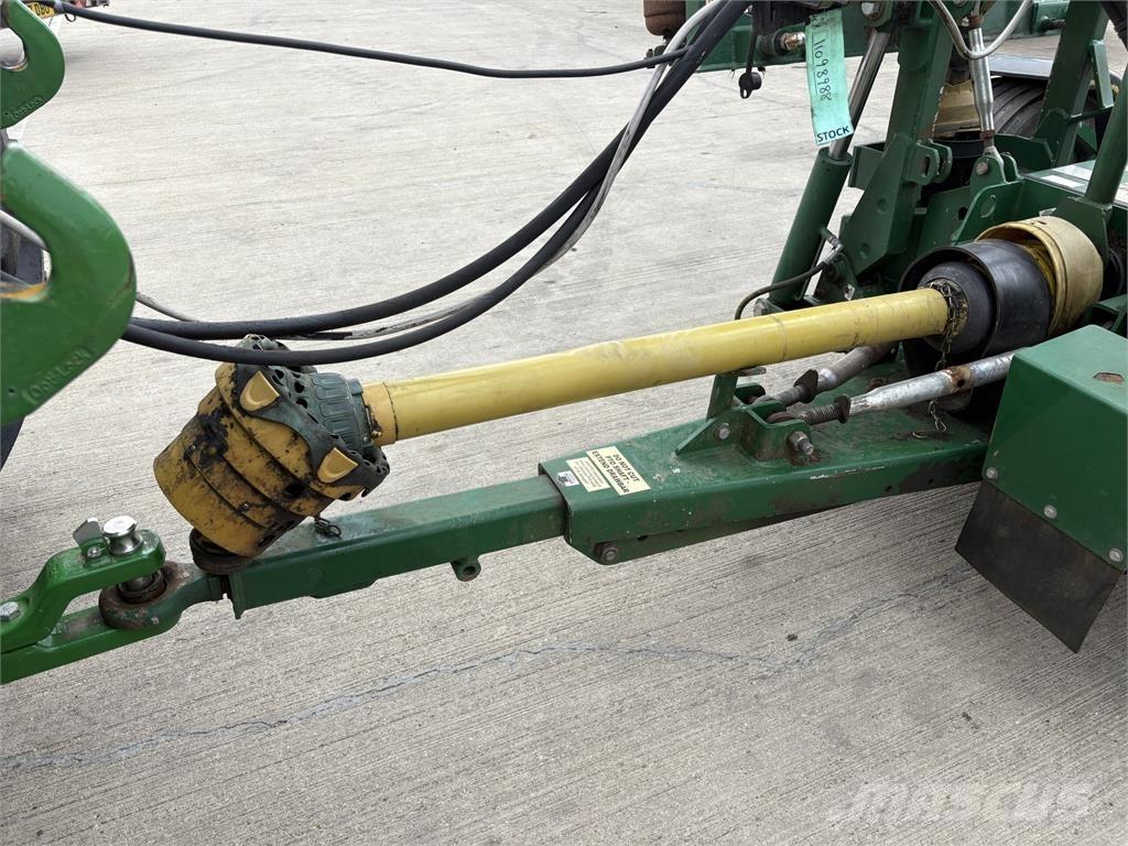 Major TDR2000 裝載與牽引式割草機