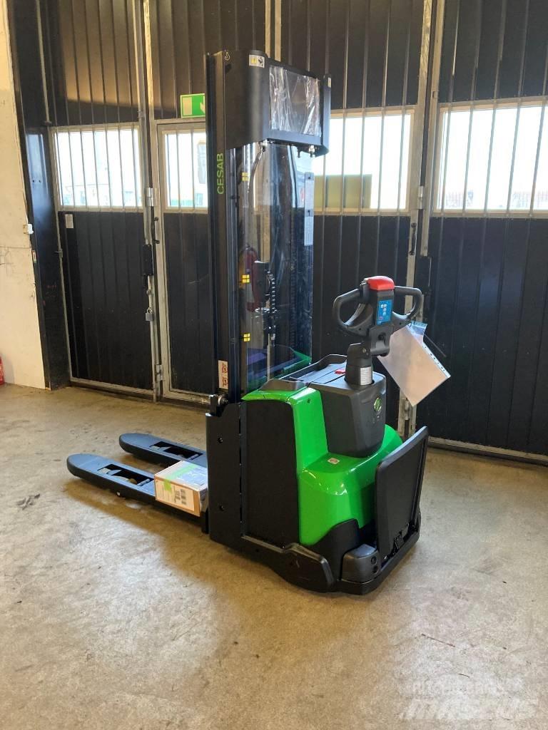 Cesab S 212 L 行走控制式堆積機