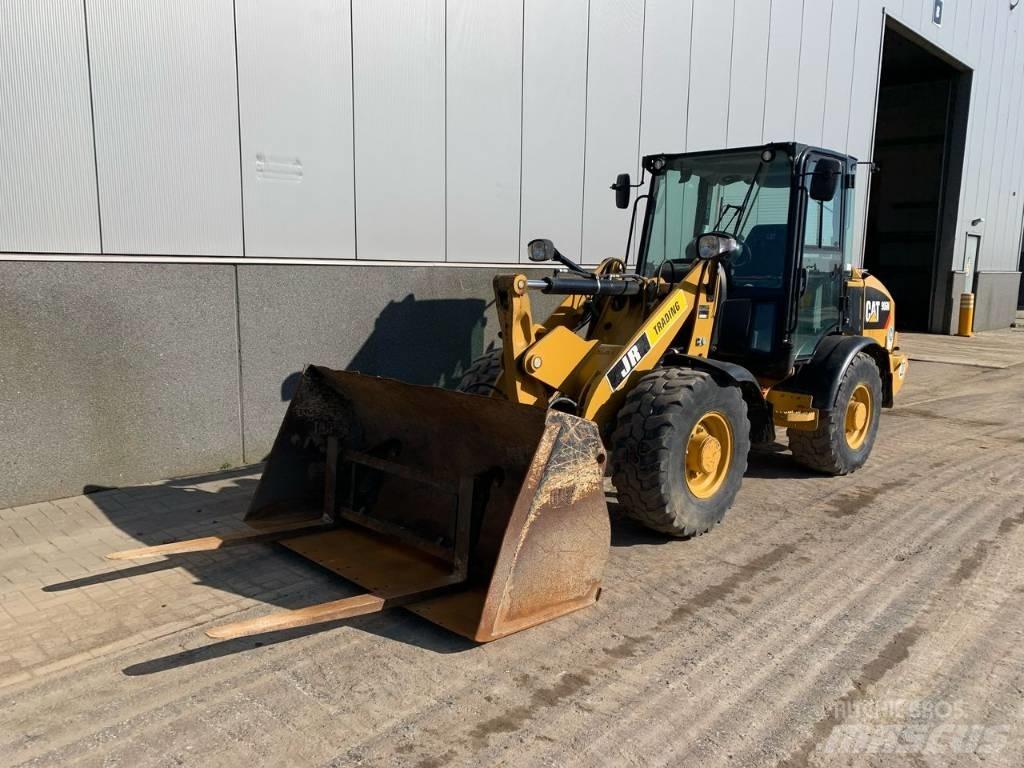 CAT 906 M 輪胎式裝載機