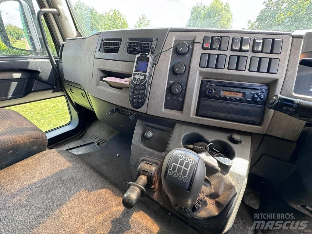 Volvo FL 240 動物運輸貨卡車