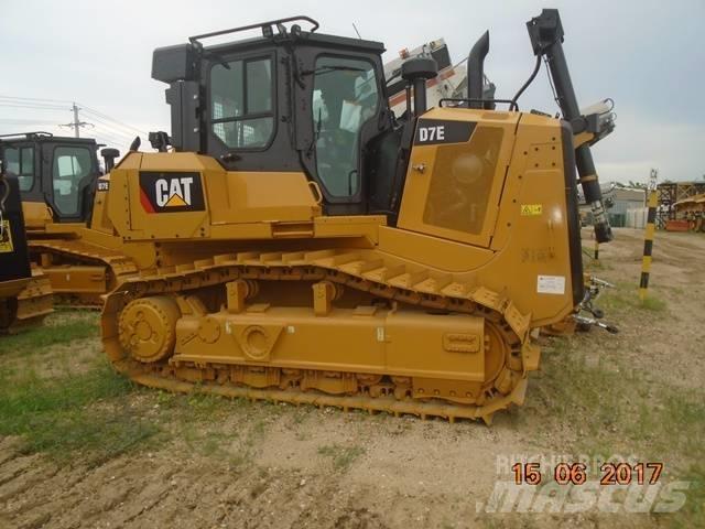 CAT D7E 履帶推土機