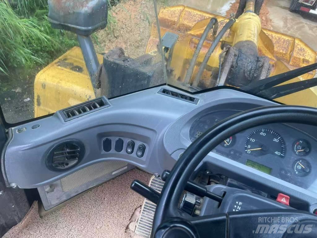 Komatsu WA 380-6 輪胎式裝載機