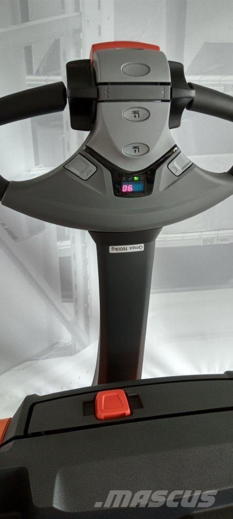 Toyota LWE 160 行走控制式堆積機