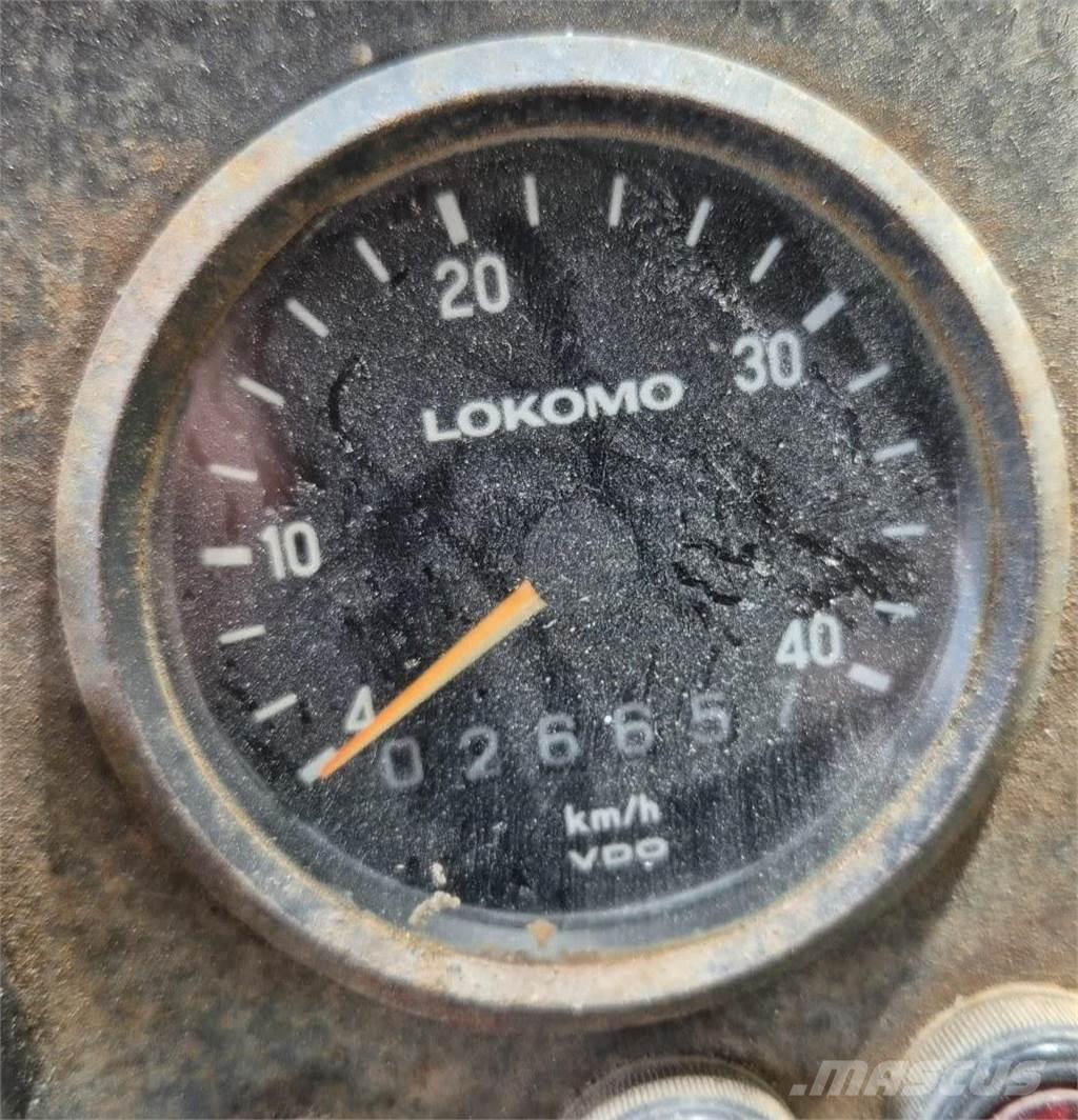 Lokomo AH 132 C 平土機