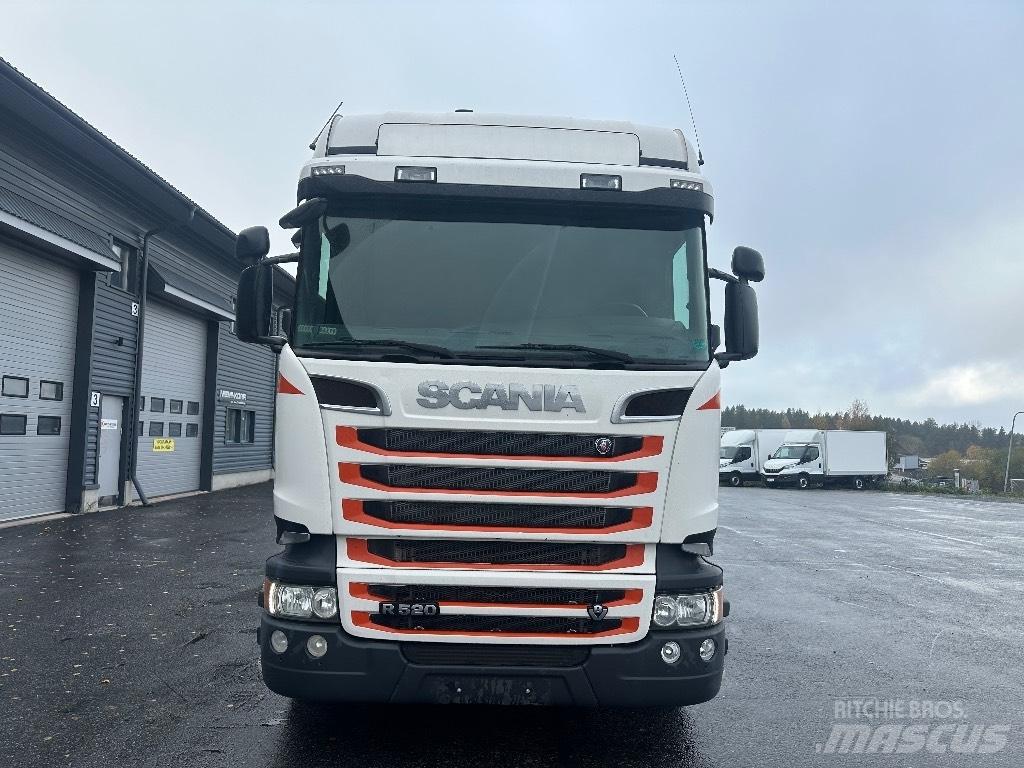 Scania R520 8x2/4 起重可拆卸式卡車