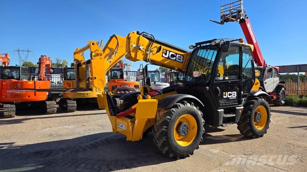 JCB 535-125 伸縮臂操作車