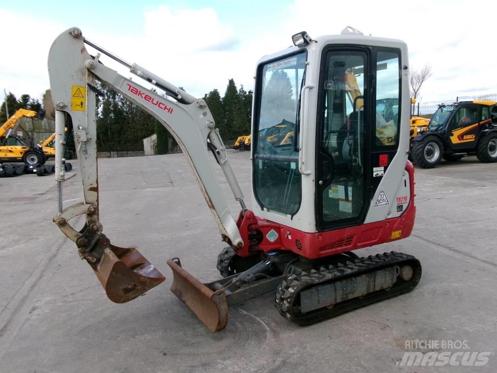 Takeuchi TB 216 小型挖土機/掘鑿機<7t(小型挖掘機)