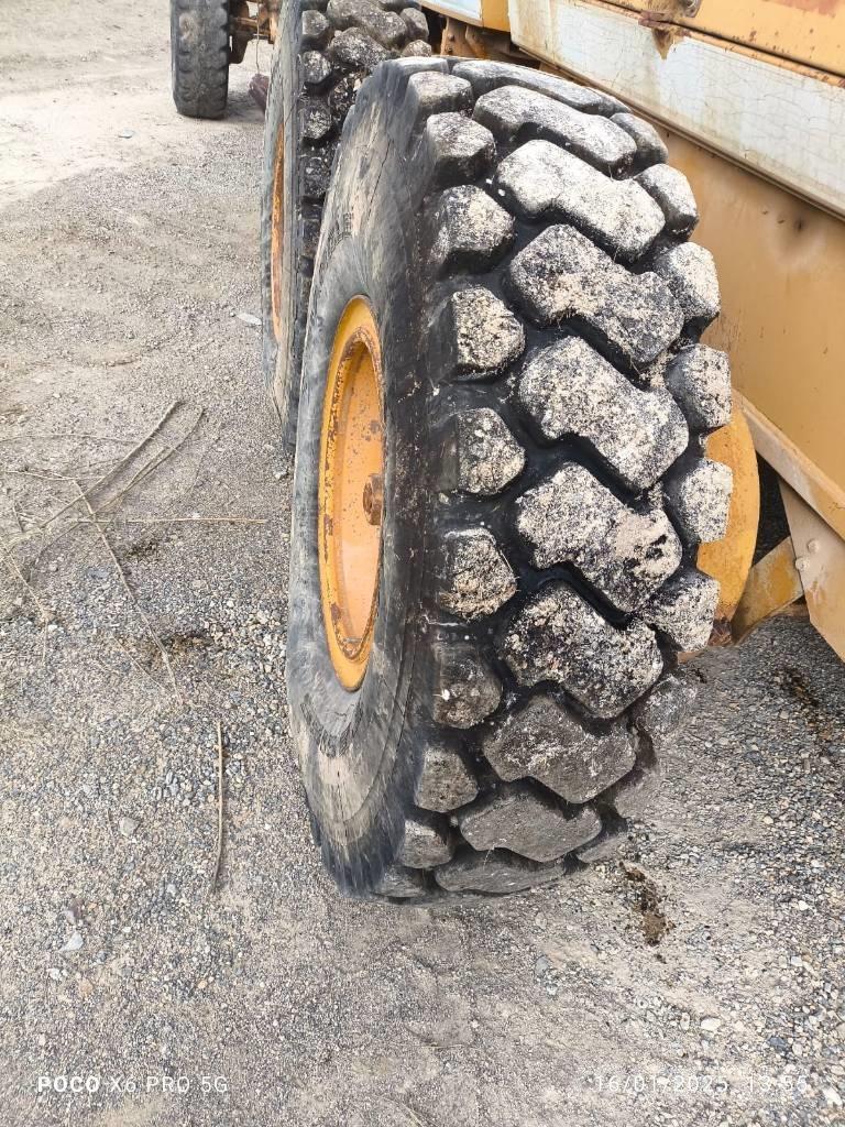 Dresser 830 平土機