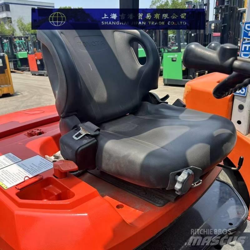 Toyota 15 電動堆高機