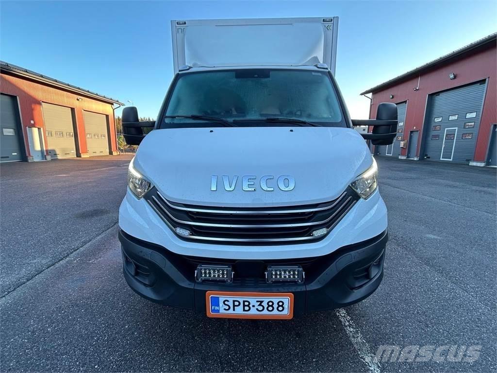 Iveco Daily 廂式貨物運輸車