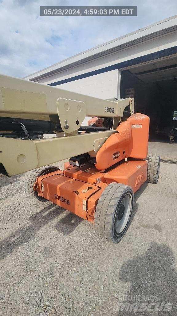 JLG E 450 AJ 曲臂高空作業車