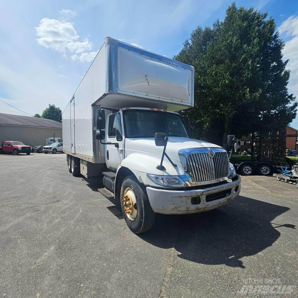 International 4400 貨箱式卡車