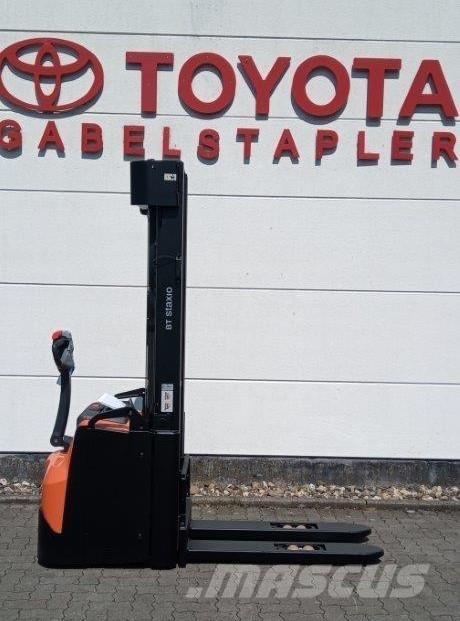 Toyota SWE160L 自走式堆積機