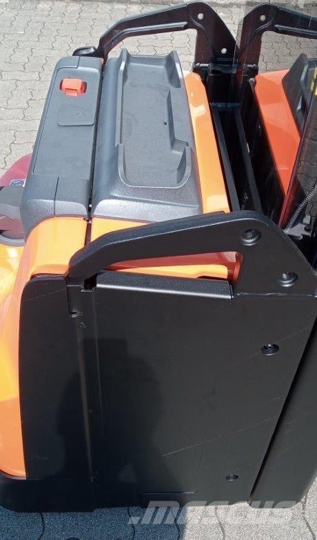 Toyota SWE160L 自走式堆積機