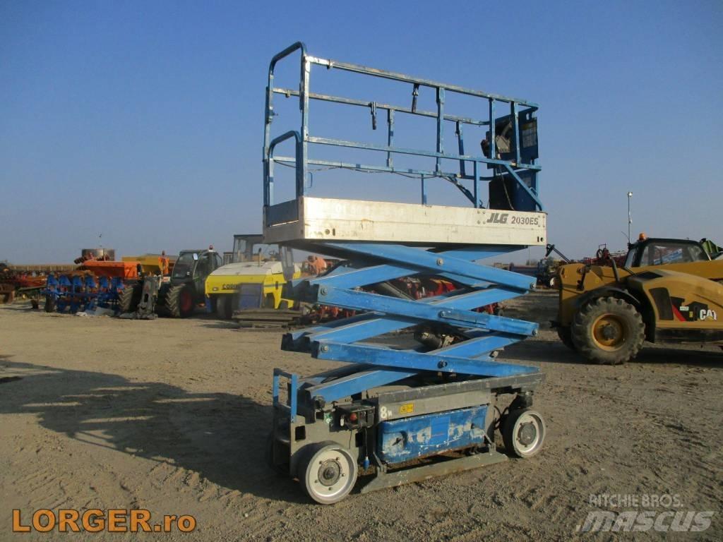 JLG 2030 ES 剪式升降機