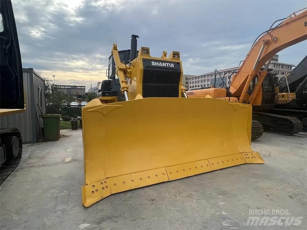 Shantui SD32 履帶推土機