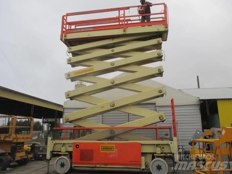JLG Liftlux 245-12 剪式升降機
