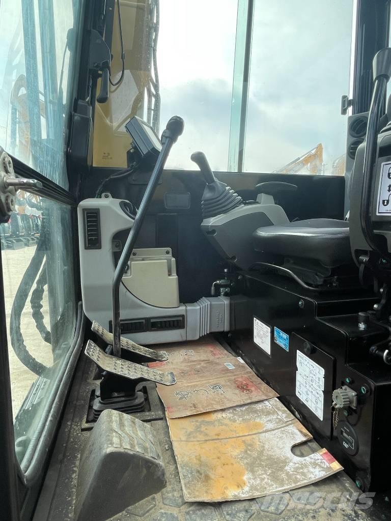 CAT 305.5E2 小型挖土機/掘鑿機<7t(小型挖掘機)