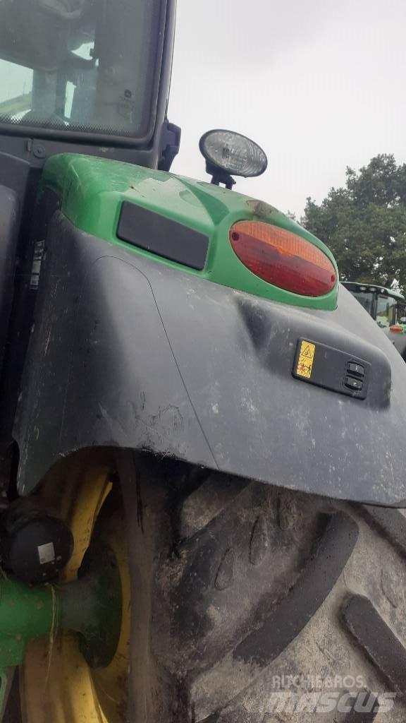 John Deere 6130 R 曳引機