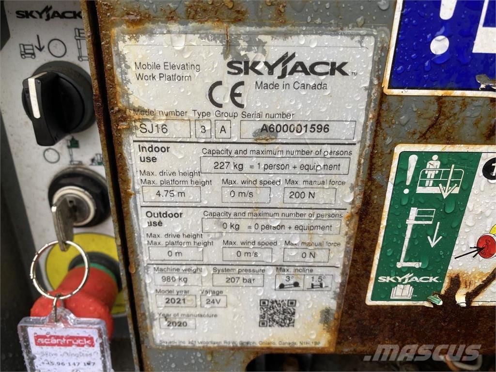 SkyJack SJ16 垂直升降工作台