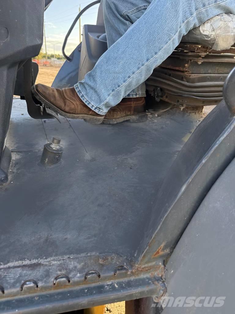 John Deere 310 L EP 反鏟裝載機