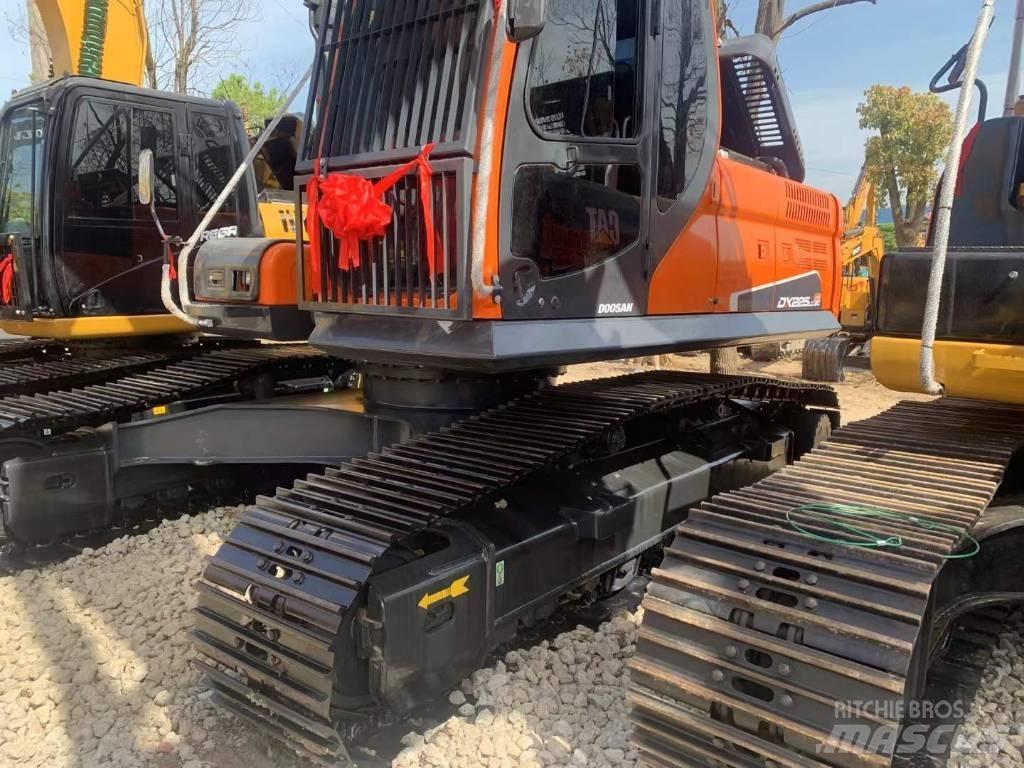 Doosan DX 225 履帶式 挖土機/掘鑿機/挖掘機