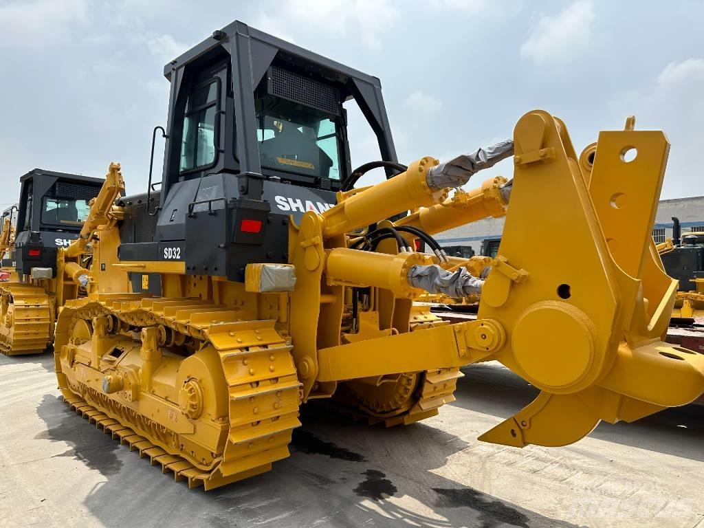 Shantui SD32 履帶推土機