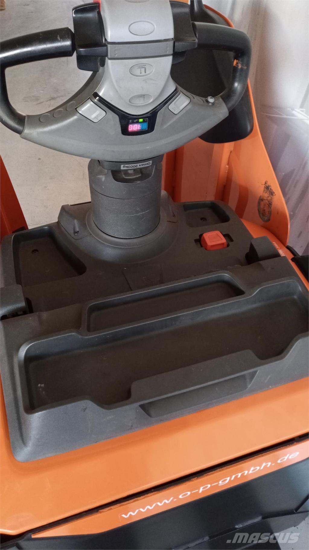 Toyota LPE 200 行走控制式堆積機