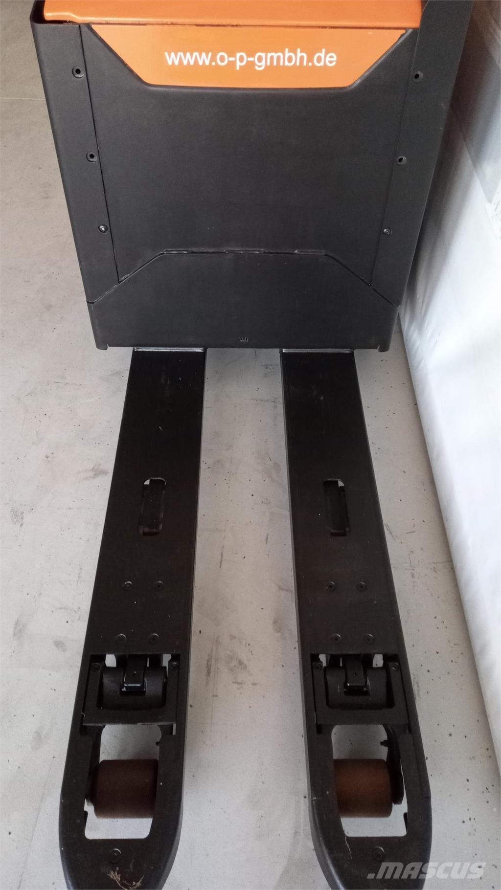 Toyota LPE 200 行走控制式堆積機