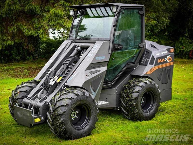 Cast Loader MAXO 57D 小型裝載機