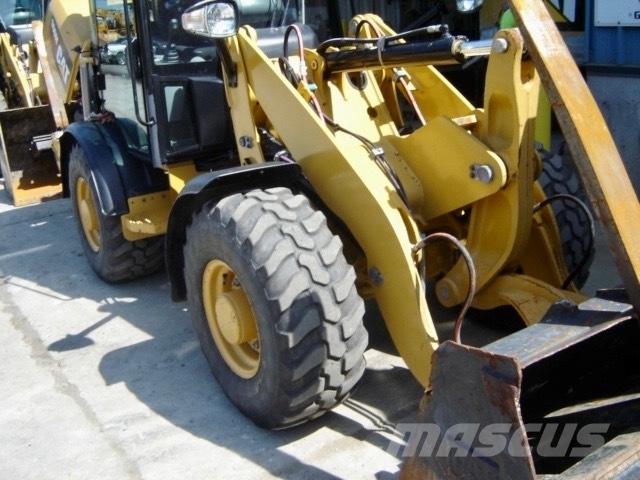 CAT 906 M 輪胎式裝載機