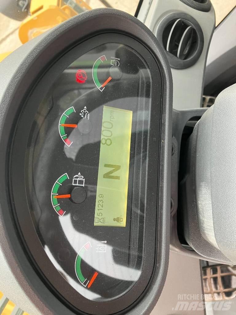 CAT 938M 輪胎式裝載機